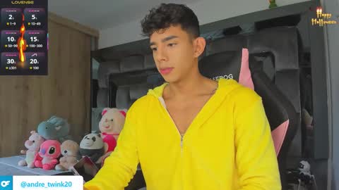 Snapshot of andrew_twink18 chatting on 9, 10, 2025 Andrew M. online show from 9, 10, 2025