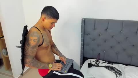 Snapshot of andrewadans02 chatting on 31, 10, 2025 andrew online show from 31, 10, 2025