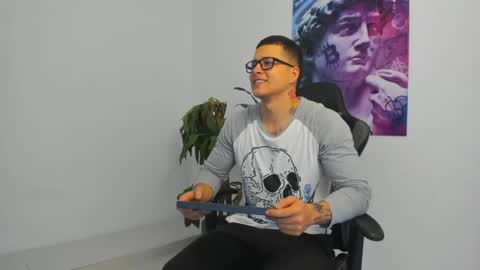 Snapshot of andrewmaterazzi chatting on 3, 2, 2025 andrewmaterazzi online show from 3, 2, 2025