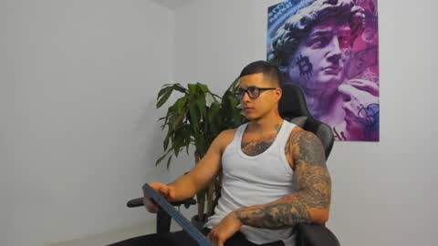 Snapshot of andrewmaterazzi chatting on 24, 2, 2025 andrewmaterazzi online show from 24, 2, 2025