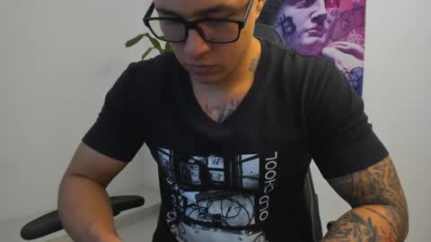 Snapshot of andrewmaterazzi chatting on 1, 3, 2025 andrewmaterazzi online show from 1, 3, 2025