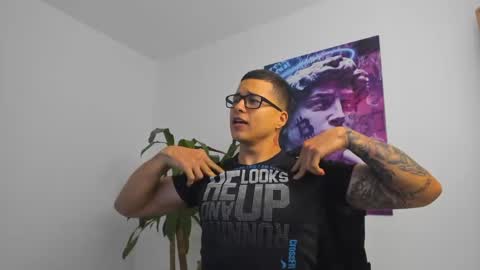 Snapshot of andrewmaterazzi chatting on 8, 3, 2025 andrewmaterazzi online show from 8, 3, 2025