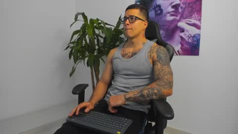 Snapshot of andrewmaterazzi chatting on 9, 3, 2025 andrewmaterazzi online show from 9, 3, 2025