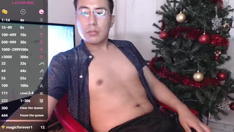 Snapshot of andrewmhilton_ chatting on 24, 12, 2024 andrewmhilton_ online show from 24, 12, 2024