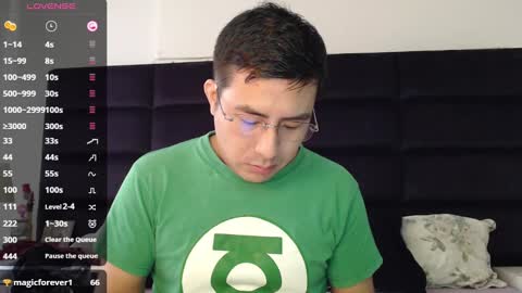 Snapshot of andrewmhilton_ chatting on 27, 12, 2024 andrewmhilton_ online show from 27, 12, 2024
