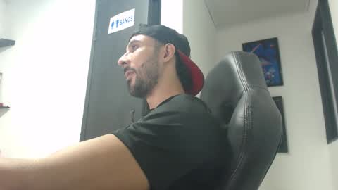 Snapshot of andruwang chatting on 6, 12, 2024 Andru online show from 6, 12, 2024