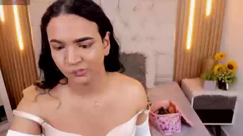 Snapshot of andrys_hot chatting on 16, 9, 2025 Andrys online show from 16, 9, 2025
