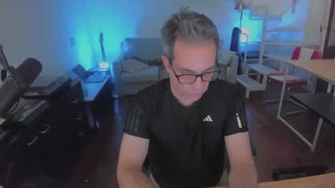 Snapshot of andy0pandi chatting on 4, 4, 2026 Andrew online show from 4, 4, 2026