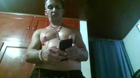 Snapshot of andy101075 chatting on 30, 5, 2026 andy101075 online show from 30, 5, 2026