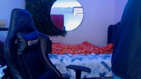 Snapshot of andyanddant chatting on 5, 3, 2025 andyanddant online show from 5, 3, 2025