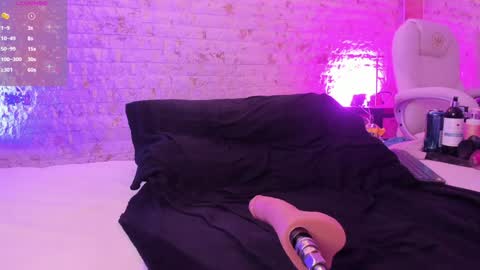 Snapshot of anette_cooper chatting on 4, 1, 2025 anette_cooper online show from 4, 1, 2025