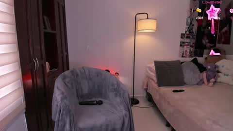 Angel   help me with 100 thumbs up online show from 18, 9, 2025