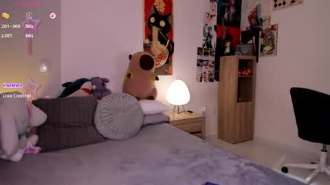 Snapshot of angel_bless19 chatting on 19, 5, 2026 Angel help me with 100 thumbs up online show from 19, 5, 2026