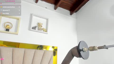 Snapshot of angel_dthroat chatting on 18, 12, 2024 ANGHEL online show from 18, 12, 2024