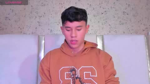 Snapshot of angel_esteban_fx chatting on 28, 12, 2024 ngel Esteban online show from 28, 12, 2024