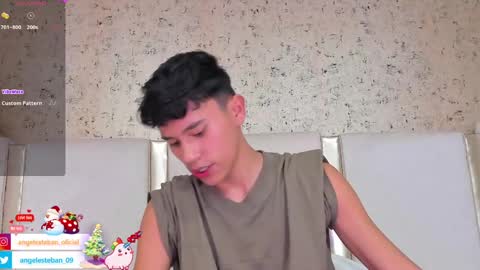 Snapshot of angel_esteban_fx chatting on 7, 1, 2025 ngel Esteban online show from 7, 1, 2025