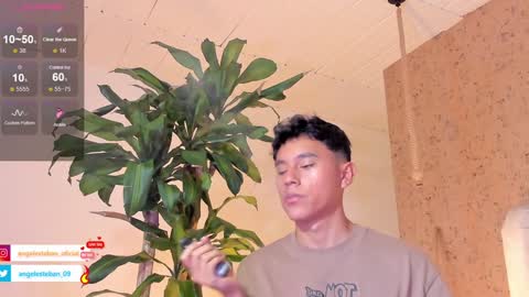 Snapshot of angel_esteban_fx chatting on 2, 2, 2025 ngel Esteban online show from 2, 2, 2025