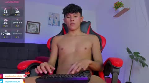 Snapshot of angel_esteban_fx chatting on 8, 10, 2025 ngel Esteban online show from 8, 10, 2025