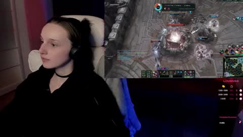 Snapshot of angel_runa chatting on 19, 1, 2025 Mira online show from 19, 1, 2025