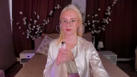 Angelica online show from 15, 6, 2026