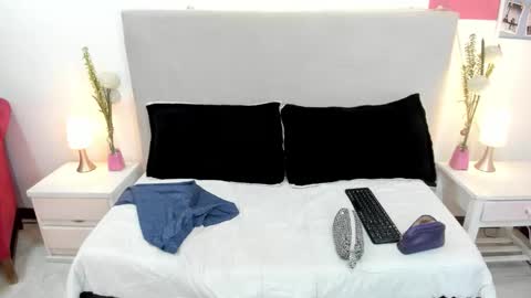 angel_velvet_ online show from 13, 10, 2025