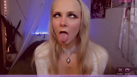 Snapshot of angel_vice chatting on 4, 7, 2026 Frida A boost to fortune for the one who gives a thumbs up and a bonus lucky for those who support me by joining the fanclub online show from 4, 7, 2026