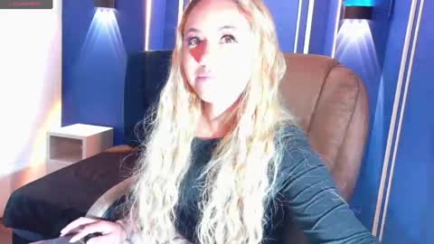 Snapshot of angel_white25 chatting on 17, 4, 2026 Angel online show from 17, 4, 2026