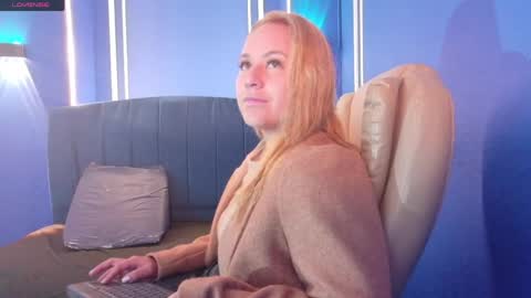 Snapshot of angel_white25 chatting on 29, 4, 2026 Angel online show from 29, 4, 2026