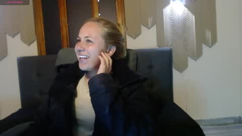 Snapshot of angel_white25 chatting on 11, 5, 2026 Angel online show from 11, 5, 2026
