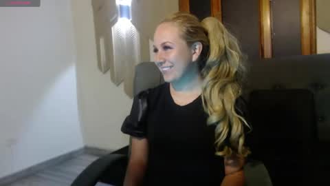 Snapshot of angel_white25 chatting on 12, 5, 2026 Angel online show from 12, 5, 2026