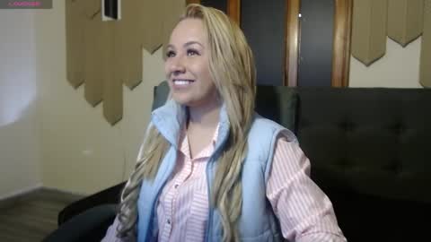Snapshot of angel_white25 chatting on 15, 5, 2026 Angel online show from 15, 5, 2026
