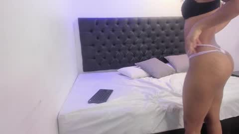 angela_rendon online show from 27, 4, 2026