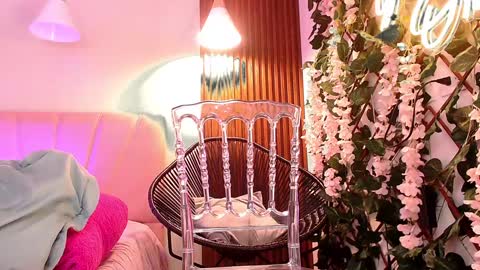 Angela online show from 5, 1, 2025