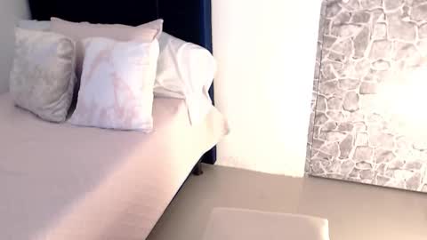 Angela online show from 16, 9, 2025