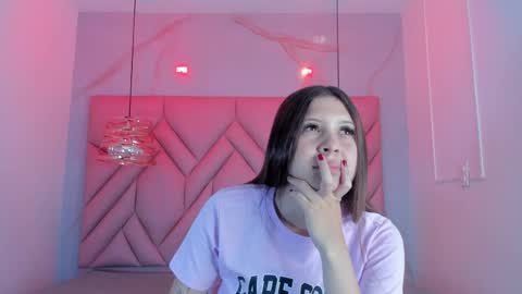 Snapshot of angelaa_cute chatting on 28, 5, 2026 ANGELA online show from 28, 5, 2026
