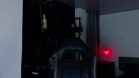 Angela help me reach 100 thumbs up online show from 17, 12, 2025