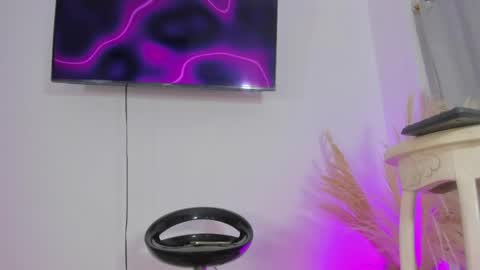 Angela online show from 9, 4, 2026