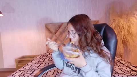 Snapshot of angeles_azul chatting on 5, 3, 2026 angel online show from 5, 3, 2026