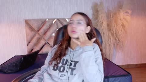 Snapshot of angeles_azul chatting on 2, 4, 2026 angel online show from 2, 4, 2026