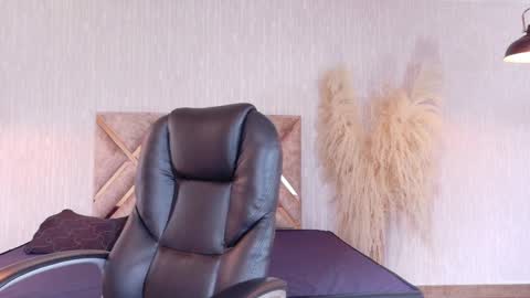 Snapshot of angeles_azul chatting on 7, 4, 2026 angel online show from 7, 4, 2026