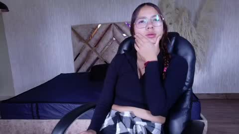 Snapshot of angeles_azul chatting on 10, 4, 2026 angel online show from 10, 4, 2026