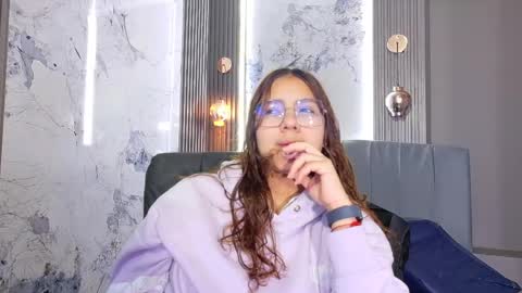 Snapshot of angeles_azul chatting on 17, 4, 2026 angel online show from 17, 4, 2026