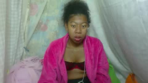 Snapshot of angelette93 chatting on 7, 10, 2025 angelette93 online show from 7, 10, 2025