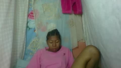 Snapshot of angelette93 chatting on 11, 10, 2025 angelette93 online show from 11, 10, 2025