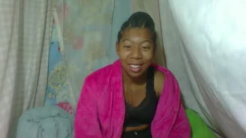 Snapshot of angelette93 chatting on 11, 10, 2025 angelette93 online show from 11, 10, 2025