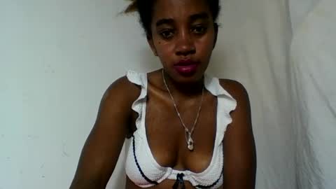 Snapshot of angelettee chatting on 8, 7, 2026 Angelettee online show from 8, 7, 2026
