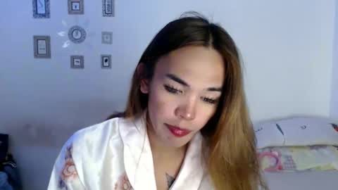 Snapshot of angelic_slutxx chatting on 27, 10, 2025 Yhanna online show from 27, 10, 2025