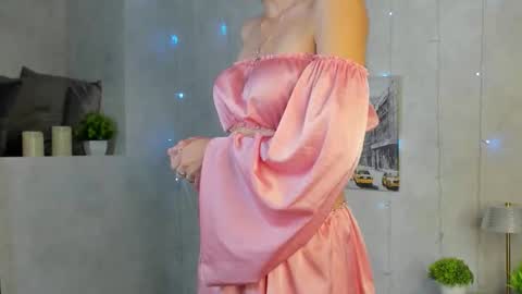Snapshot of angelica_rayan chatting on 3, 10, 2025 angelica_rayan online show from 3, 10, 2025