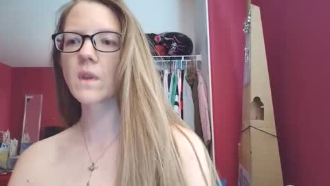 Snapshot of angelicangel3 chatting on 28, 5, 2026 AngelicAngel online show from 28, 5, 2026