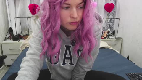 Angelika Rouge online show from 1, 3, 2026